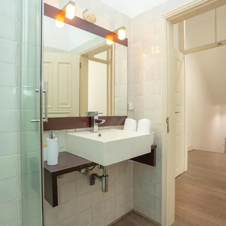 Daire Liberdade 53 By Rent4all